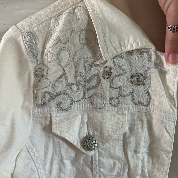 Chico's Platinum Y2K White Denim Jacket with Beaded Detailing - Picture 4 of 9